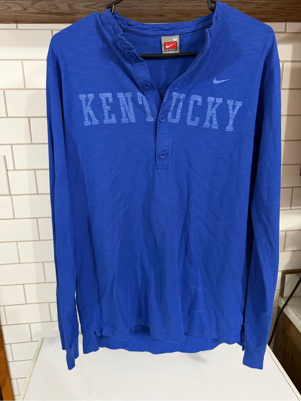 Nike Kentucky Wildcats Blue Long Sleeve Henley Shirt, Size M